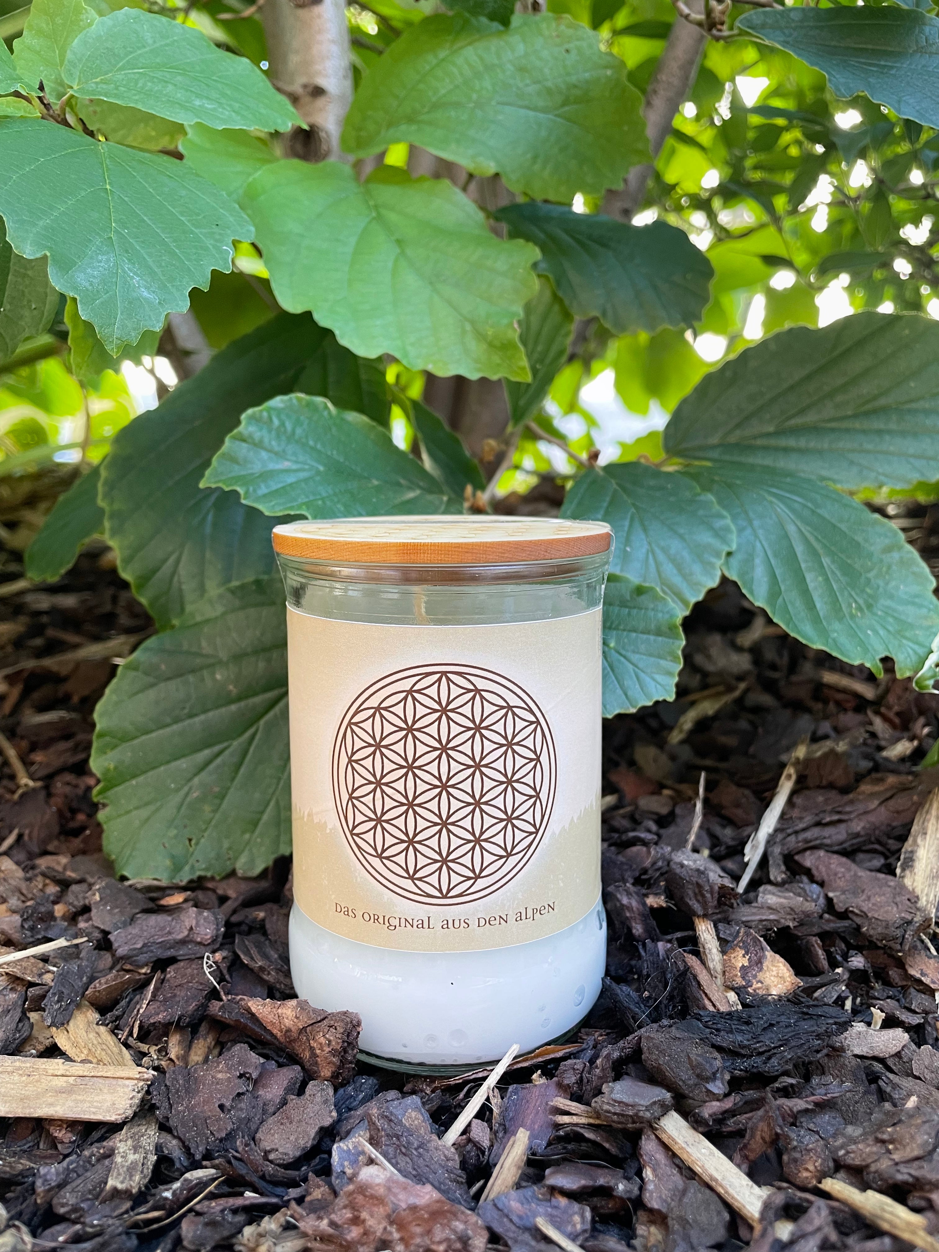 Zirben Duftkerze mit „Blume des Lebens“